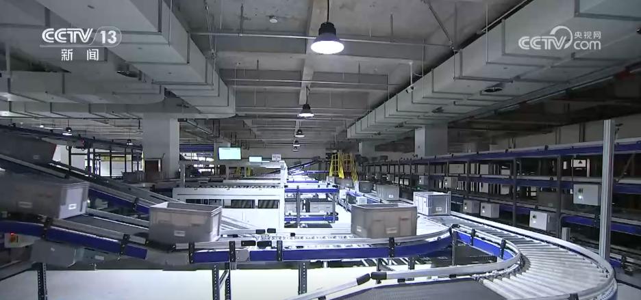 “小包裹”映照經(jīng)濟(jì)“大棋局”——從1500億件快遞中汲取高質(zhì)量發(fā)展動(dòng)力